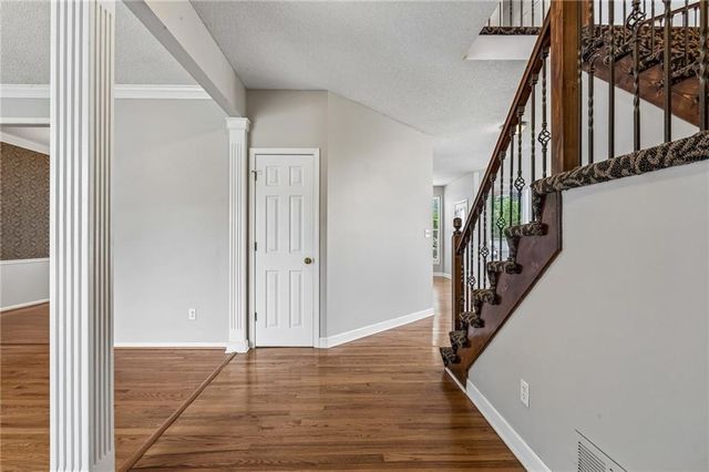 8925 W 132nd Terrace, Overland Park, KS 66213