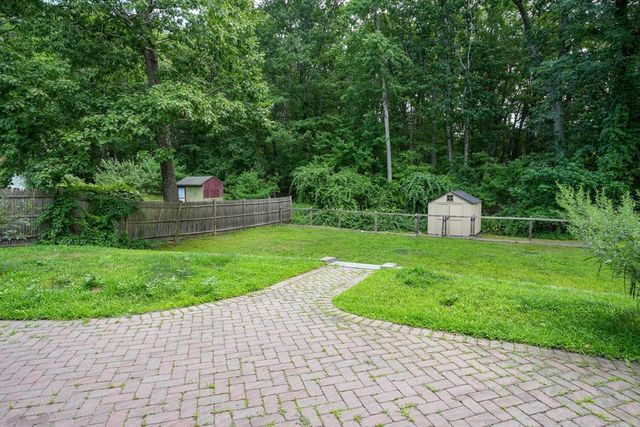 23 Laurel Dr., Hudson, MA 01749
