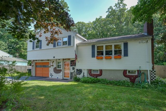 23 Laurel Dr., Hudson, MA 01749