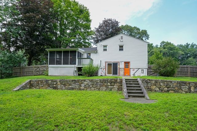 23 Laurel Dr., Hudson, MA 01749