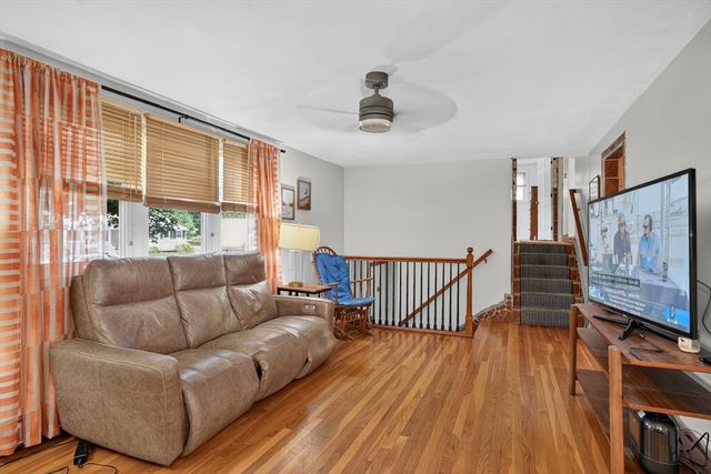 23 Laurel Dr., Hudson, MA 01749