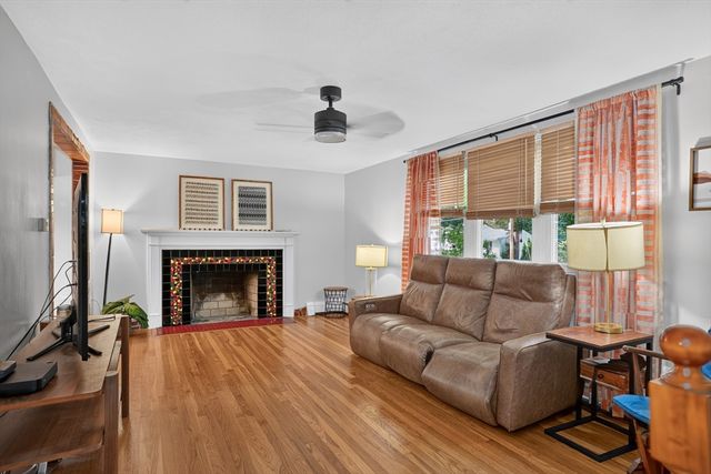 23 Laurel Dr., Hudson, MA 01749