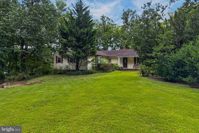 7408 BULL RUN DR, Centreville, VA 20121