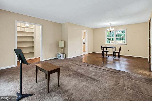 7408 BULL RUN DR, Centreville, VA 20121