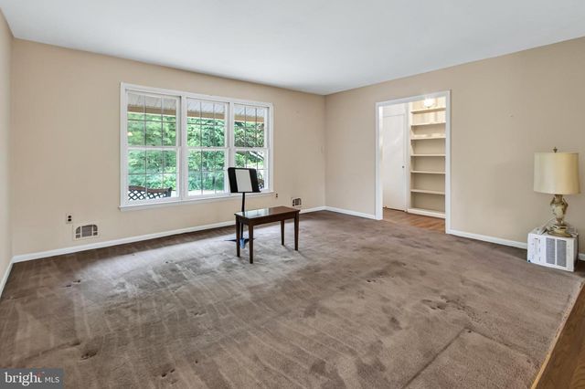 7408 BULL RUN DR, Centreville, VA 20121
