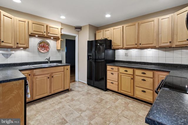 7408 BULL RUN DR, Centreville, VA 20121