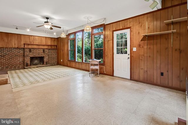 7408 BULL RUN DR, Centreville, VA 20121