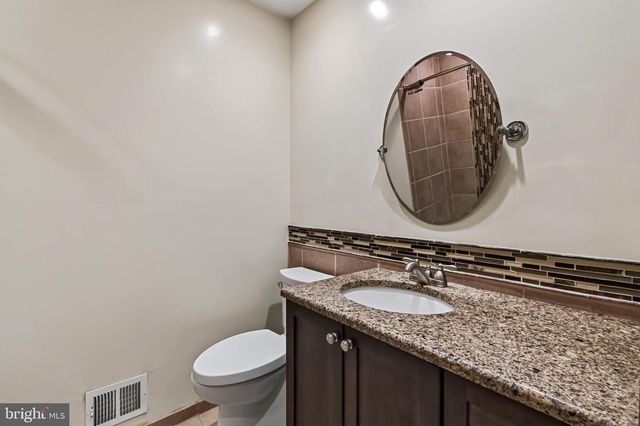 7408 BULL RUN DR, Centreville, VA 20121