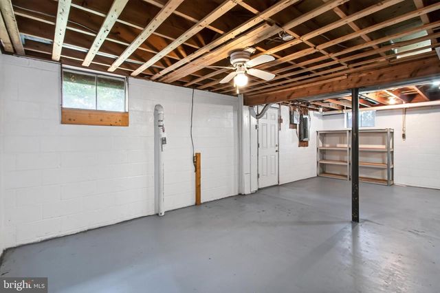 7408 BULL RUN DR, Centreville, VA 20121
