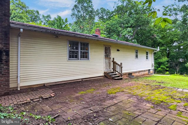 7408 BULL RUN DR, Centreville, VA 20121