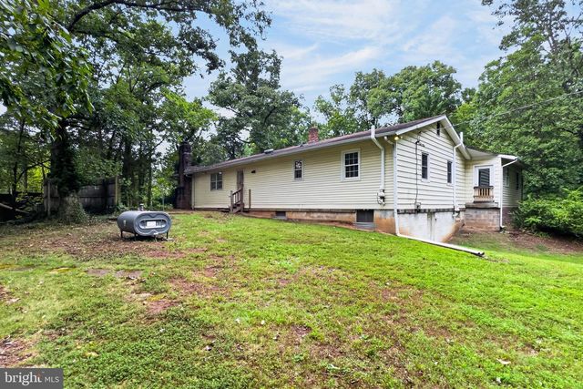 7408 BULL RUN DR, Centreville, VA 20121