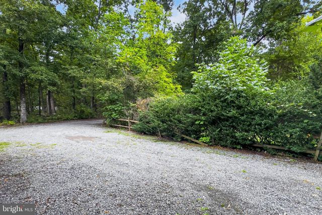 7408 BULL RUN DR, Centreville, VA 20121