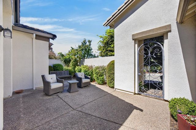 1853 Fallen Leaf Ln, Lincoln, CA 95648
