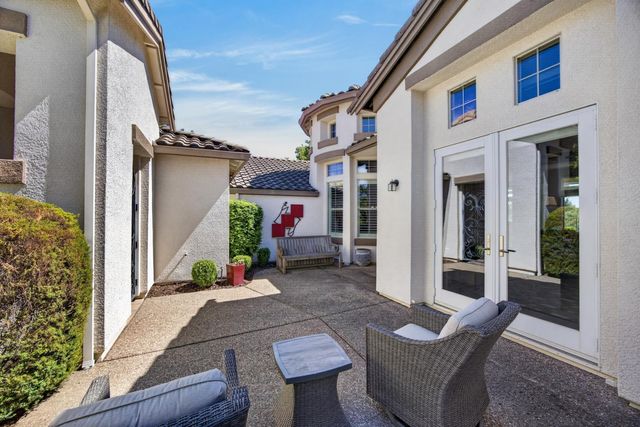 1853 Fallen Leaf Ln, Lincoln, CA 95648