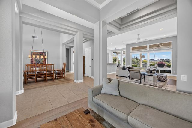 1853 Fallen Leaf Ln, Lincoln, CA 95648