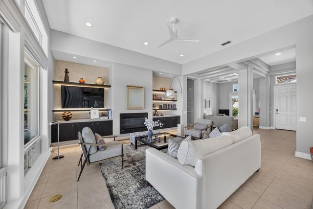 1853 Fallen Leaf Ln, Lincoln, CA 95648