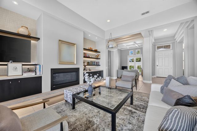 1853 Fallen Leaf Ln, Lincoln, CA 95648