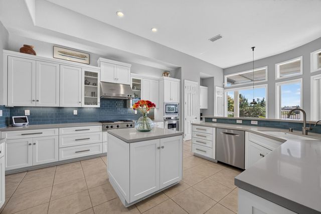 1853 Fallen Leaf Ln, Lincoln, CA 95648