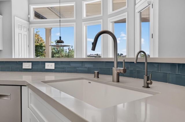1853 Fallen Leaf Ln, Lincoln, CA 95648