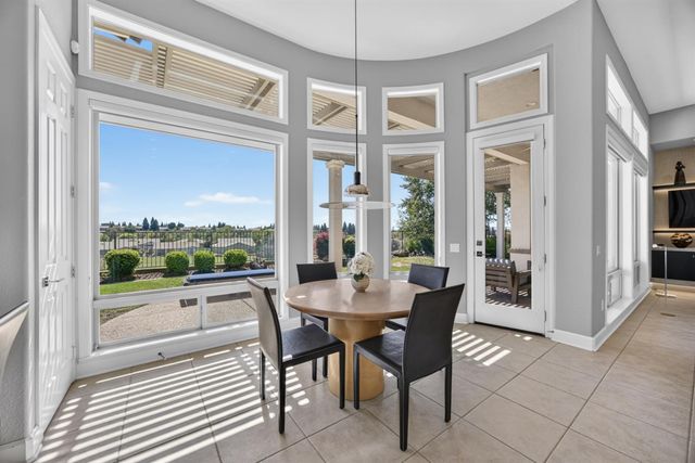 1853 Fallen Leaf Ln, Lincoln, CA 95648