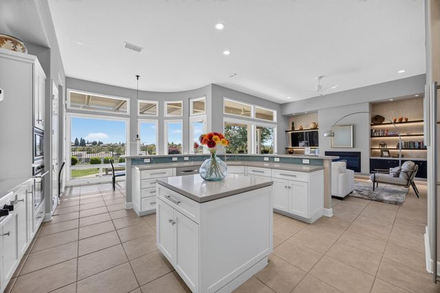 1853 Fallen Leaf Ln, Lincoln, CA 95648