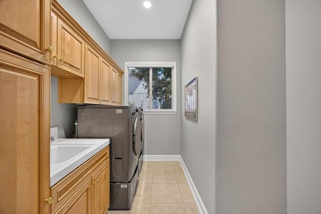 1853 Fallen Leaf Ln, Lincoln, CA 95648