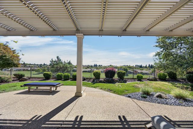 1853 Fallen Leaf Ln, Lincoln, CA 95648