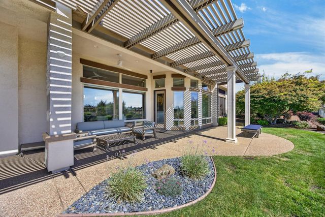1853 Fallen Leaf Ln, Lincoln, CA 95648