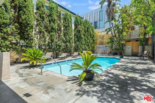 832 PALM Avenue 305, West Hollywood, CA 90069