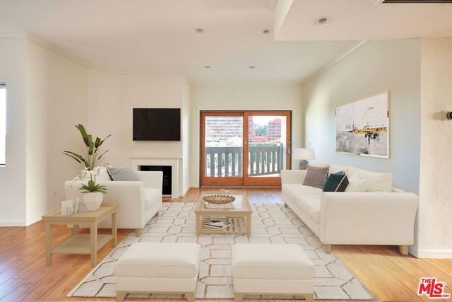 832 PALM Avenue 305, West Hollywood, CA 90069