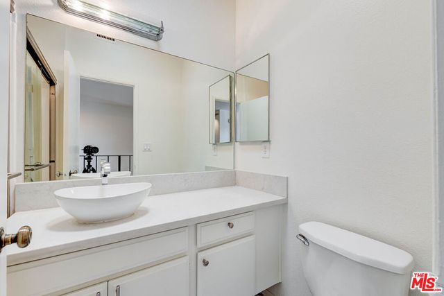 832 PALM Avenue 305, West Hollywood, CA 90069