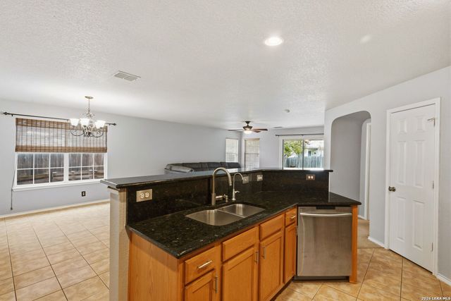 1318 LAUREL LK, San Antonio, TX 78245