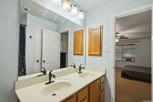 1318 LAUREL LK, San Antonio, TX 78245