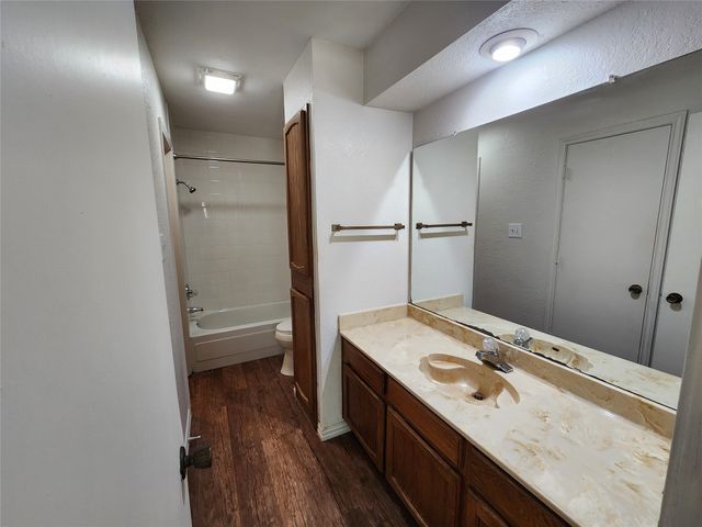 2925 Timothy Lane, Euless, TX 76039