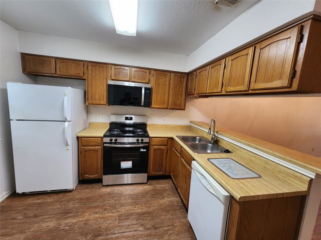 2925 Timothy Lane, Euless, TX 76039
