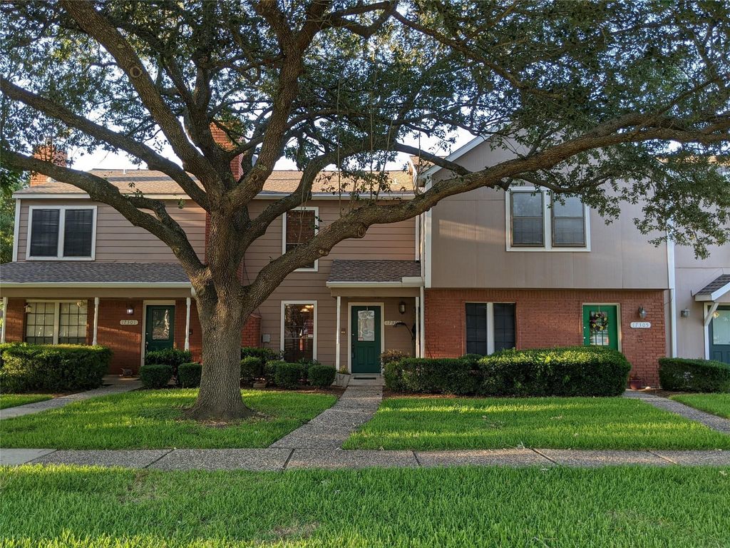 17303 Saturn Lane, Houston, TX 77058