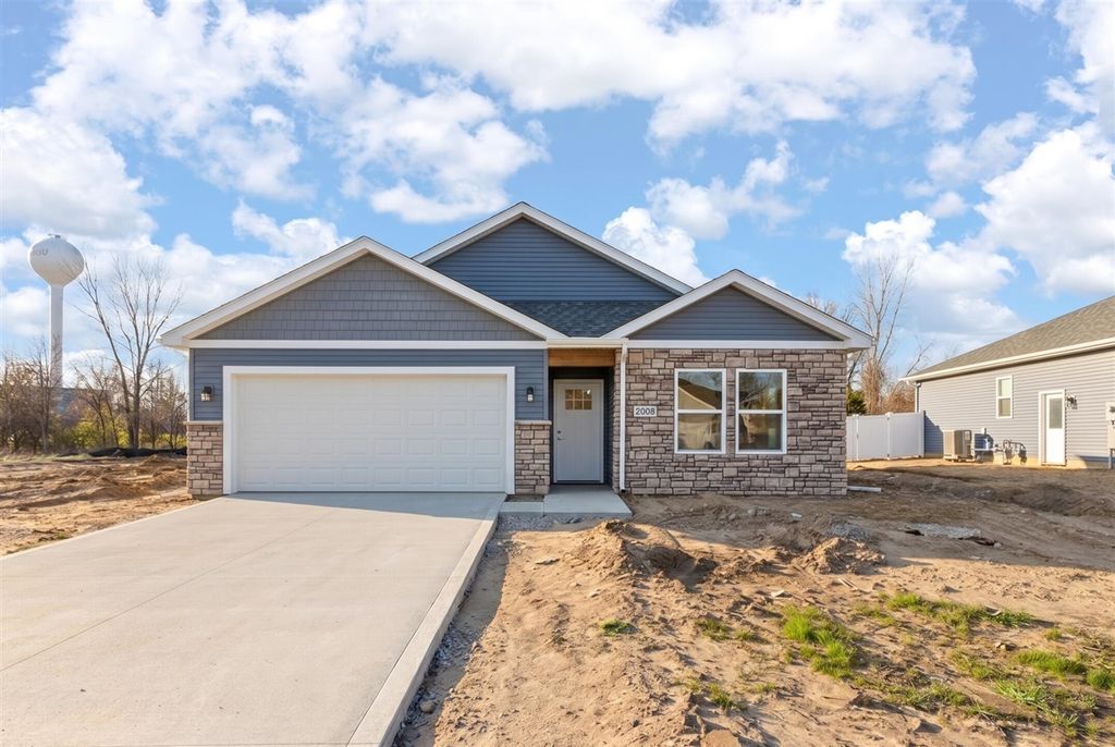 2008 Green Acres Drive, Adrian, MI 49221