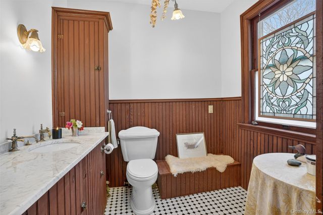 6455 Montgomery Street, Rhinebeck, NY 12572