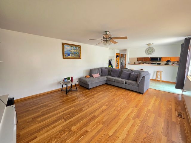2400 Mark Avenue, Zion, IL 60099