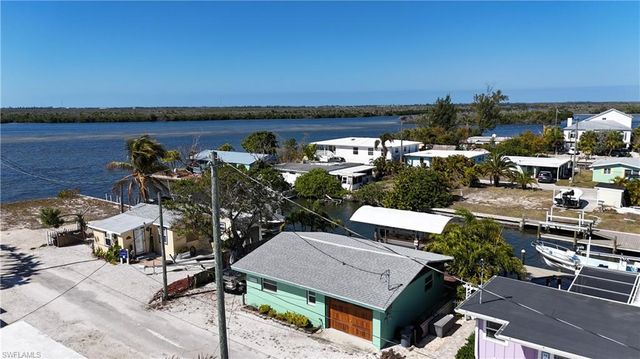 2650 Coco Plum DR, Matlacha, FL 33993