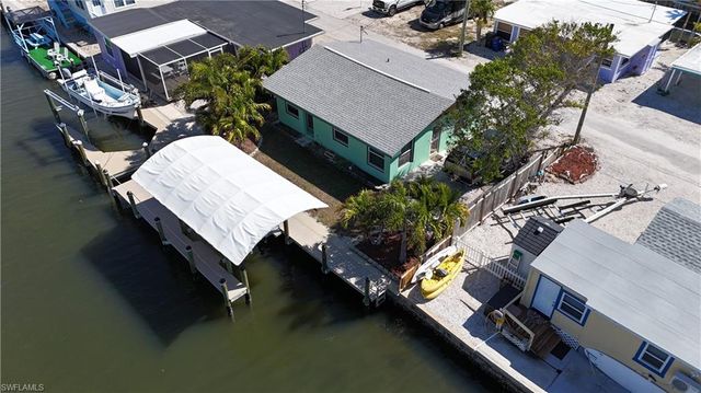 2650 Coco Plum DR, Matlacha, FL 33993