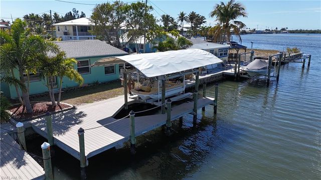 2650 Coco Plum DR, Matlacha, FL 33993