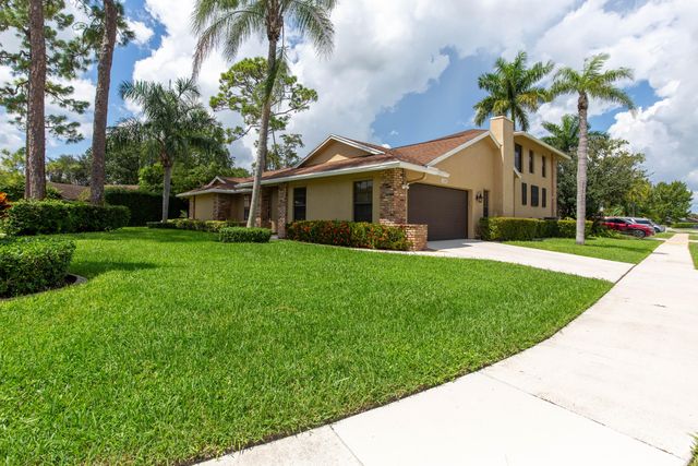 1123 Northumberland Court, Wellington, FL 33414