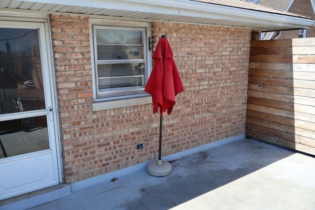 9721 S Albany Avenue 2, Evergreen Park, IL 60805