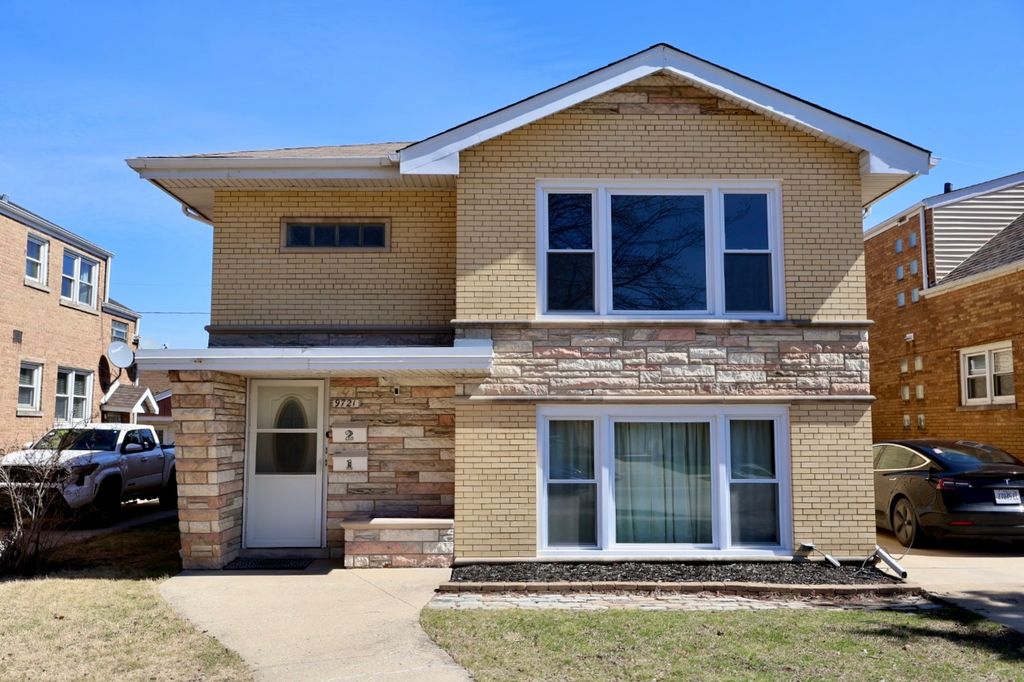 9721 S Albany Avenue 2, Evergreen Park, IL 60805