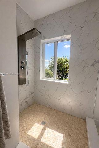 4124 NE 30th St, Homestead, FL 33033