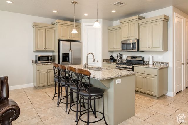 2094 N CORAL RIDGE DR, Washington, UT 84780