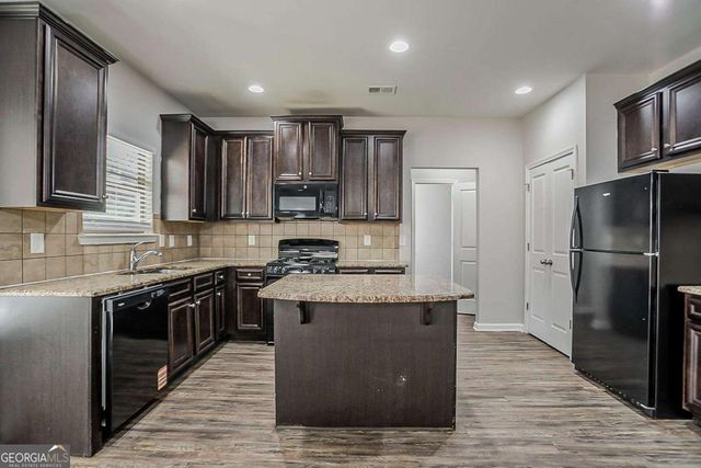 2154 Dodson Woods Drive, Fairburn, GA 30213