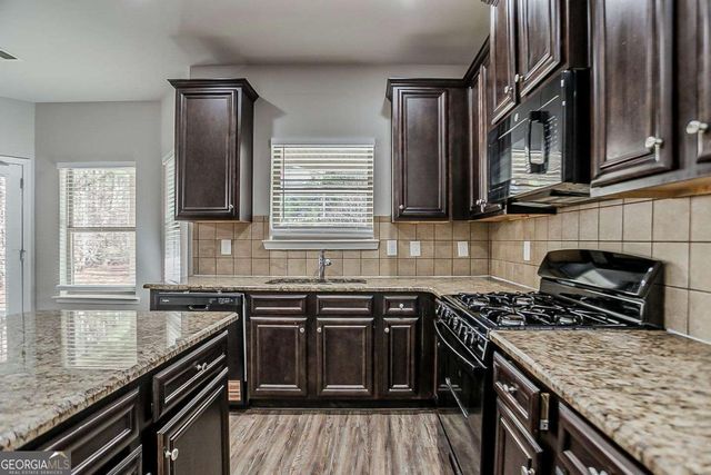 2154 Dodson Woods Drive, Fairburn, GA 30213