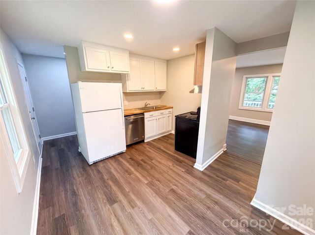 528 Kentbrook Drive, Charlotte, NC 28213